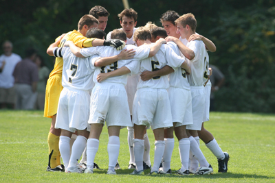 MEN'S SOCCER WINS FIRST GAME OF THE 2009 SEASON IN A THRILLING 1-0 VICTORY AT HOLY CROSS