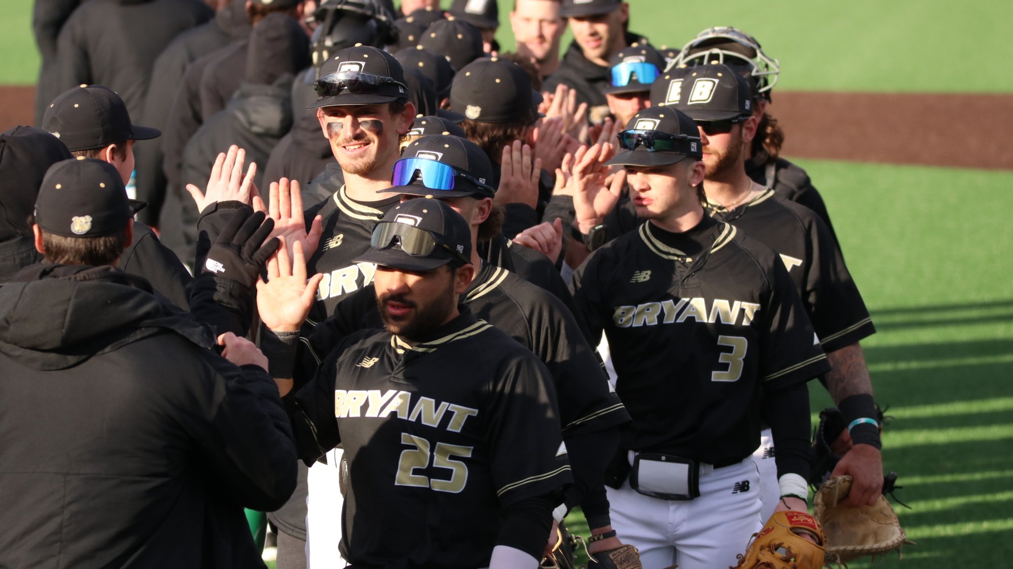 Bryant rallies past Sacred Heart, 7-4, on Tuesday