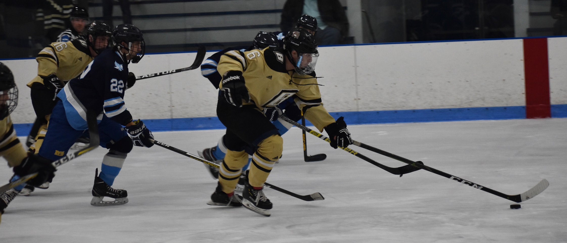 HOCKEY GOES HEAD TO HEAD WITH ROGER WILLIAMS IN QUAHOG CUP TOURNAMENT