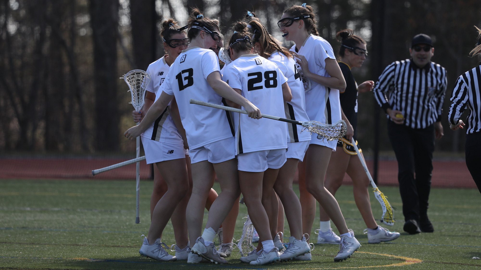 Dawgs rise above Skyhawks, 16-10, to end non-conference slate