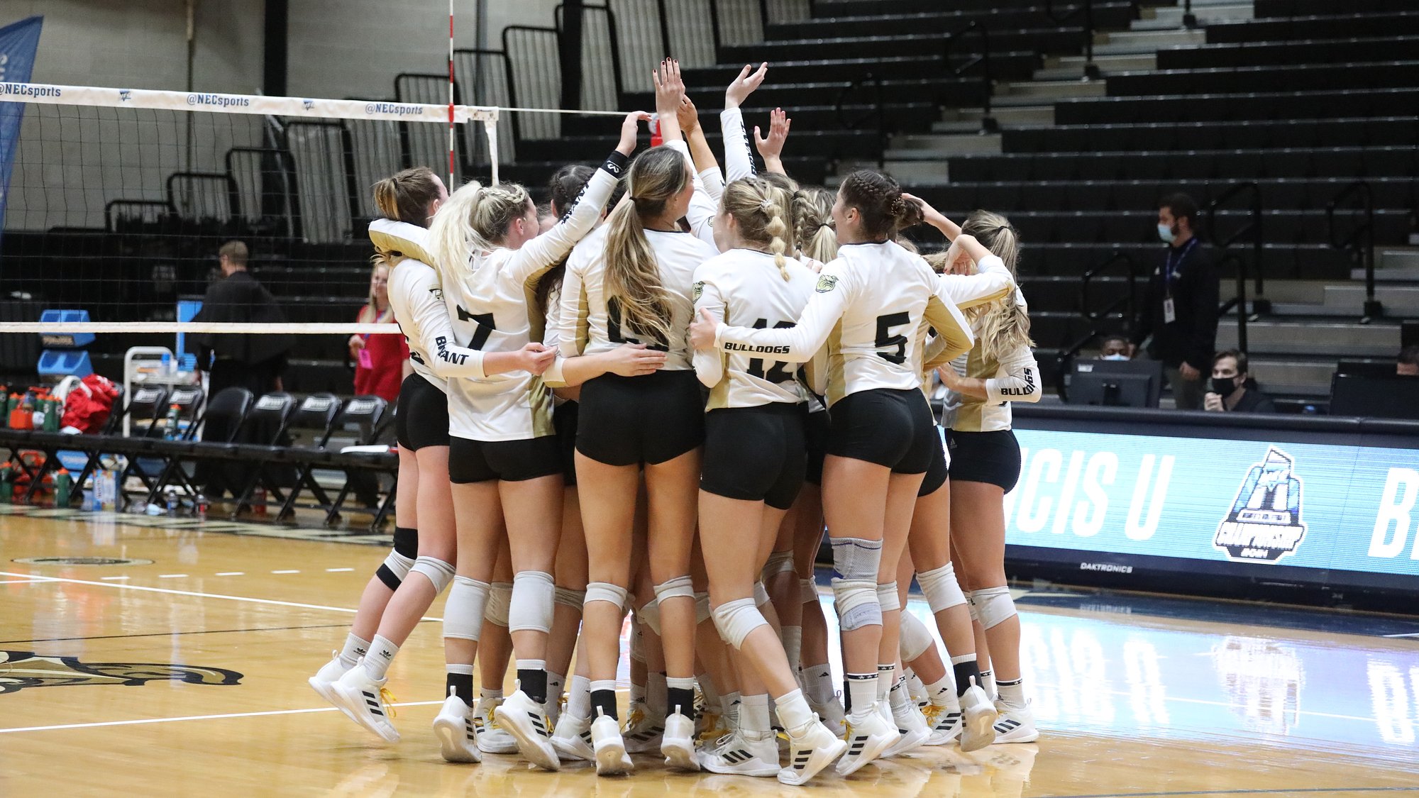 Volleyball Earns AVCA All-Academic Recognition